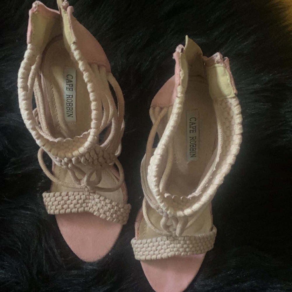 HEELS